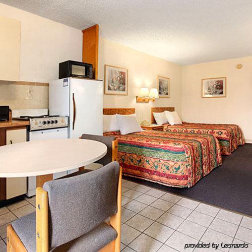 Express Inn & Suites Clearwater Pinellas Park Zimmer foto